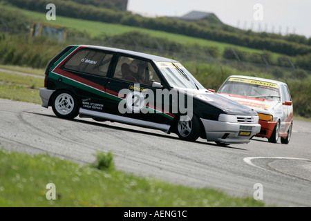 Fiat Uno Punto Racing Spinnen bei Kirkistown Schaltung County down Northern Irland Stockfoto