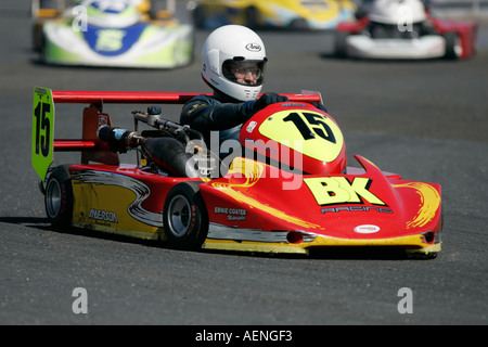 Getriebe 250 cc 250 cc superkart Kart Fahrer den späten Bryan king bei kirkistown Rennstrecke County Down Nordirland Stockfoto