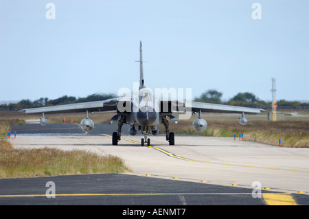 Panavia Tornado GR.4 RAF Lossiemouth Vorbereitung zum Aufbruch, Moray. Schottland.  XAV-449 Stockfoto