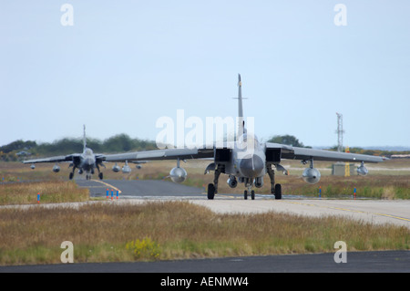 Panavia Tornado GR.4 RAF Lossiemouth Vorbereitung zum Aufbruch, Moray. Schottland.   XAV-459 Stockfoto