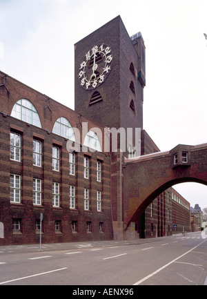 Frankfurt-Hoechst, Hoechst AG, Verwaltungsgebäude von Peter Behrens, Brücke Und Uhrenturm Stockfoto