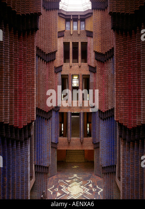 Frankfurt-Hoechst, Hoechst AG, Verwaltungsgebäude von Peter Behrens, Treppenhaus Stockfoto