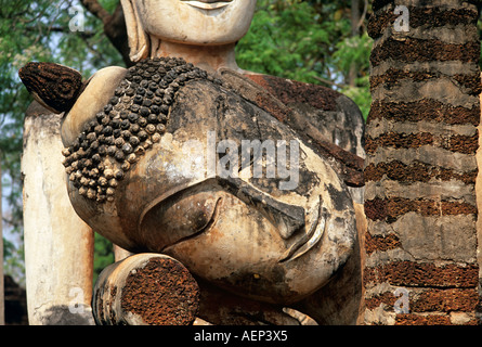 Statue im Viharn, Wat Phra Kaeo, Geschichtspark Kamphaeng Phet, Kamphaeng Phet, Thailand Stockfoto