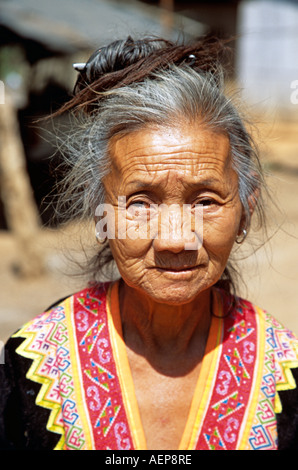 Frau aus Bergstämme der Hmong, Huay Luk Dorf, Chiang Dao District, Provinz Chiang Mai, Thailand Stockfoto