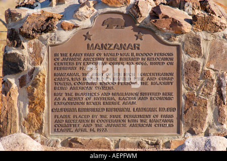 Staatliches Historisches Wahrzeichen Gedenktafel am Eingang nach Manzanar War Relocation Center National Historic Site Owens Valley Kalifornien Stockfoto