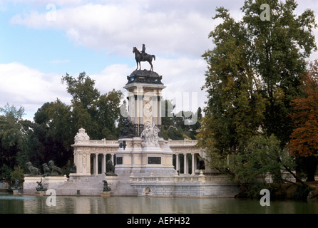 Madrid, El Buen Retiro, Militärdenkmal 2 Stockfoto