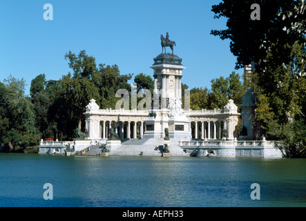 Madrid, El Buen Retiro, Militärdenkmal 1 Stockfoto