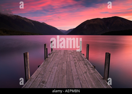 Sonnenuntergang über Lake Rotoiti im Nelson Lakes National Park, Neuseeland Stockfoto