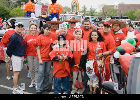 Parade-State Farm ehrenamtliche. Cinco De Mayo Fiesta. "St. Paul" Minnesota USA Stockfoto