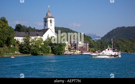 St. Wolfgang Austria mit Raddampfer Kaiser Franz Josef 1 verlassen Pier " Stockfoto