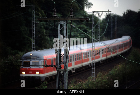 Regionale Personenzug, Köln, Nordrhein-Westfalen, Deutschland. Stockfoto