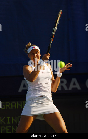 WTA Sterne Nadia Petrova schlägt eine Vorhand beim Tennisturnier 2007 Acura Classic, La Costa California. Stockfoto