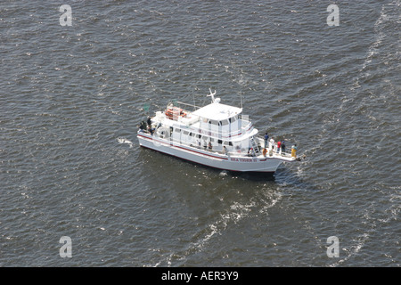 Luftaufnahme der Charta Fischerboot vor der Küste von New-Jersey Stockfoto