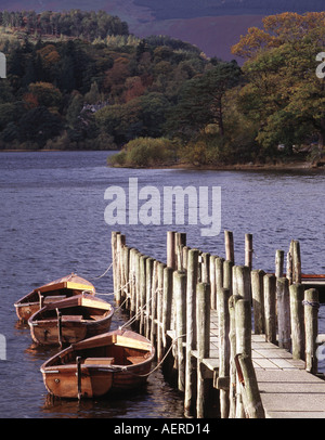 Bootsvermietung vertäut am Steg am Derwent Water, Keswick, Cumbria Stockfoto