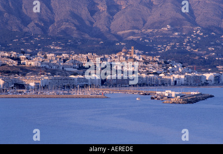 Altea, Antenne Panoramablick über die Altstadt und Hafen, Costa Blanca Alicante Valencia, Spanien Stockfoto