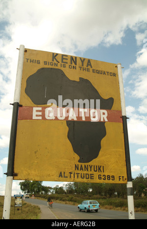 Der Äquator läuft durch ein kleines Dorf in Kenia, Nanyuki. Kenia, Afrika Stockfoto