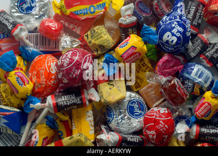 Eine Auswahl an einzeln verpackte Portion Süßigkeiten Stockfoto