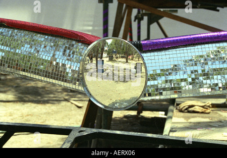 Auto entwickelt, dj-Pult gemacht von Cds bei Exedous Psy Trance Party Bonoo Staat Wald Nsw australia Stockfoto