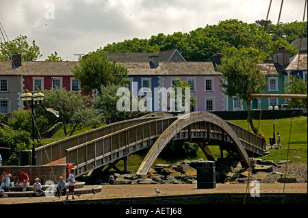 Brücke und Regency Terrasse am Aberaeron im Westen von Wales Stockfoto