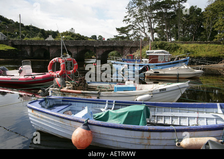 Boote vertäut, Fluss Glendun Cushenden National Trust Dorf in der Grafschaft Antrim Stockfoto