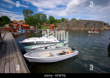 Die ruhige Möja-Insel ist ein beliebtes Urlaubsziel unter den 24.000 Inseln in den Schären von Stockholm, Schweden Stockfoto