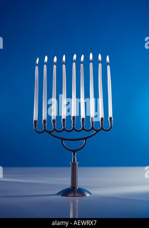 Voll beleuchteten menorah Stockfoto