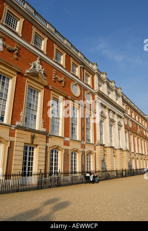 Rückseite des Hampton Court Palace, London UK Stockfoto