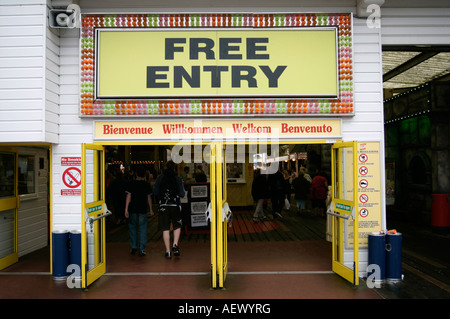 Der Eingang zum Clacton Pier, Clacton auf Sea, Essex, England, UK. Stockfoto