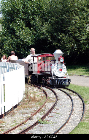 Der Rio Grande Miniatur Eisenbahn in einem Vergnügungspark Stockfoto