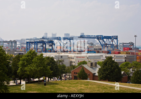 Containerbrücken, Conley-Terminal (Castle Island Terminal), South Boston, MA, Massachusetts Stockfoto