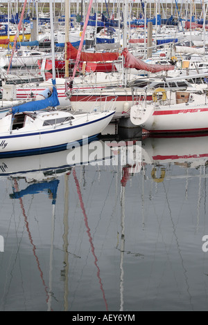 Yachten in Howth Marina Dublin Stockfoto