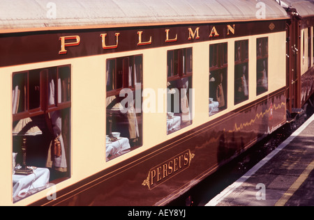 British Pullman Eisenbahnwagen "Perseus' - Teil der Venice Simplon-Orient-Express. Stockfoto