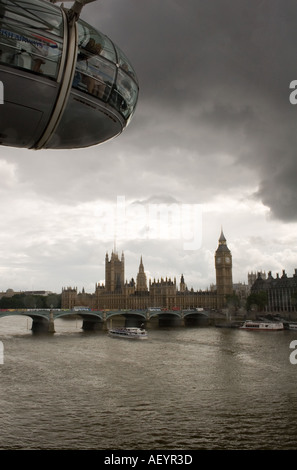 Sturm Wolken über die Häuser des Parlaments London UK Stockfoto
