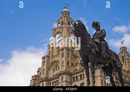 Reiterstandbild König Edward VII und Royal Liver Building, Liverpool Stockfoto