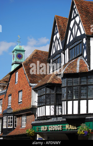 Old George Mall, High Street, Salisbury, Wiltshire, England, Vereinigtes Königreich Stockfoto