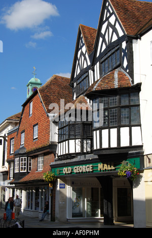 Old George Mall, High Street, Salisbury, Wiltshire, England, Vereinigtes Königreich Stockfoto