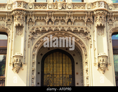 New York City Das Woolworth Building. Anfang des 20. Jahrhunderts verzierte Neugotik. Nahaufnahme von architektonischen Details. Finanzviertel von Lower Manhattan. Stockfoto