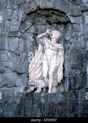 Kassel, Wilhelmshöhe, Barockpark, Figur bin Riesenkopfbassin Stockfoto