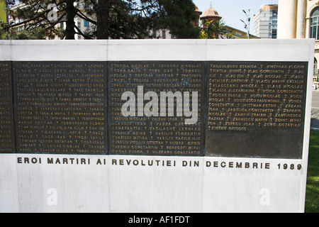 Plaque, Denkmal zur Revolution von 1989, Wiedergeburt Memorial, Piata Revolutiei, Platz der Revolution, Bukarest, Rumänien Stockfoto