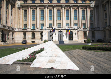 Denkmal für Revolution von 1989, Innenministerium und Verwaltungsreform, Platz der Revolution, Bukarest, Rumänien Stockfoto