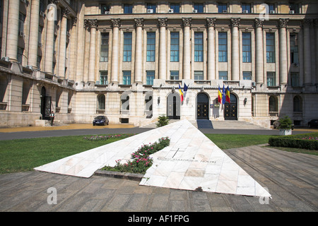 Denkmal für Revolution von 1989, Innenministerium und Verwaltungsreform, Platz der Revolution, Bukarest, Rumänien Stockfoto