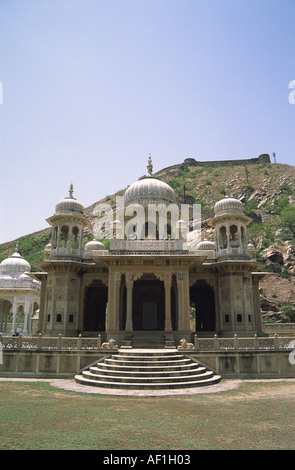 Blick auf eines der Cenotaphs oder Chhatri in Royal Gaitor Jaipur Rajasthan Indien Stockfoto