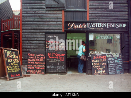 Daves östlichen Fischgeschäft an Hastings Sussex Stockfoto