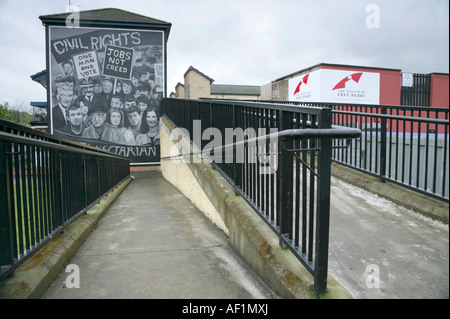 Politischen Bürgerrechte Wandbild in der Nähe von Museum of Free Derry in der Bogside Wohnsiedlung, Londonderry, Nordirland Stockfoto