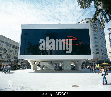 Duque De Caxias Kulturzentrum, Praça do Pacificador, Rio De Janeiro, 2002. Architekt: Oscar Niemeyer Stockfoto