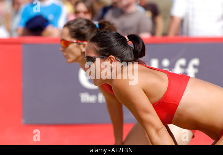 Städtischer Strand-Volleyball-Turnier Cardiff Bay South Wales UK Stockfoto