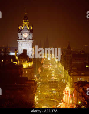 Hogmanay Party in Princes Street, Edinburgh, Schottland, Großbritannien. Blick vom Calton Hill Stockfoto