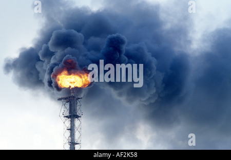 Flare an Ölraffinerie Immingham North Lincolnshire, Großbritannien Stapel Stockfoto