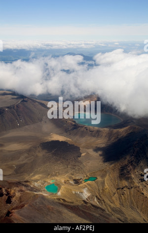 Die Emerald Lakes, auf der Seite des Mount Tongariro, aus der Luft, Tongariro National Park, Neuseeland Stockfoto