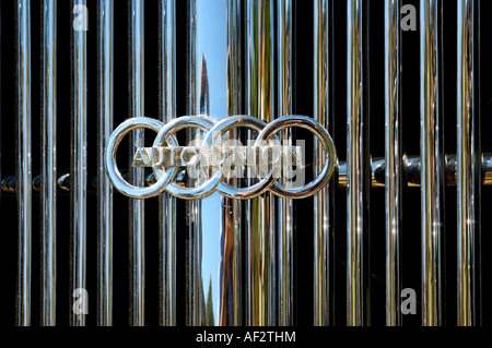 Auto Union Emblem auf Oldtimer-Grill. Stockfoto